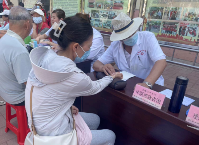 健康暖民心系列｜“庆七一.惠民生.送健康”为民服务走进景苑社区